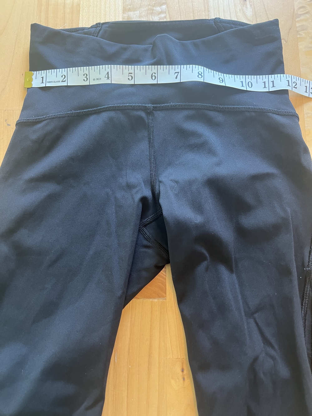 Lululemon Black High Rise Capri Leggings Women's Size 2 Side Pockets Cropped